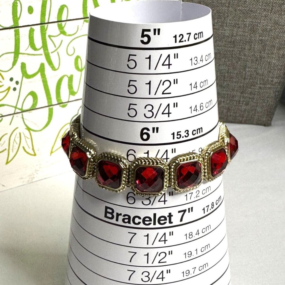 Vintage Gold-Tone Stretch Bracelet With Red Faceted Gemstones - Picture 4 of 5